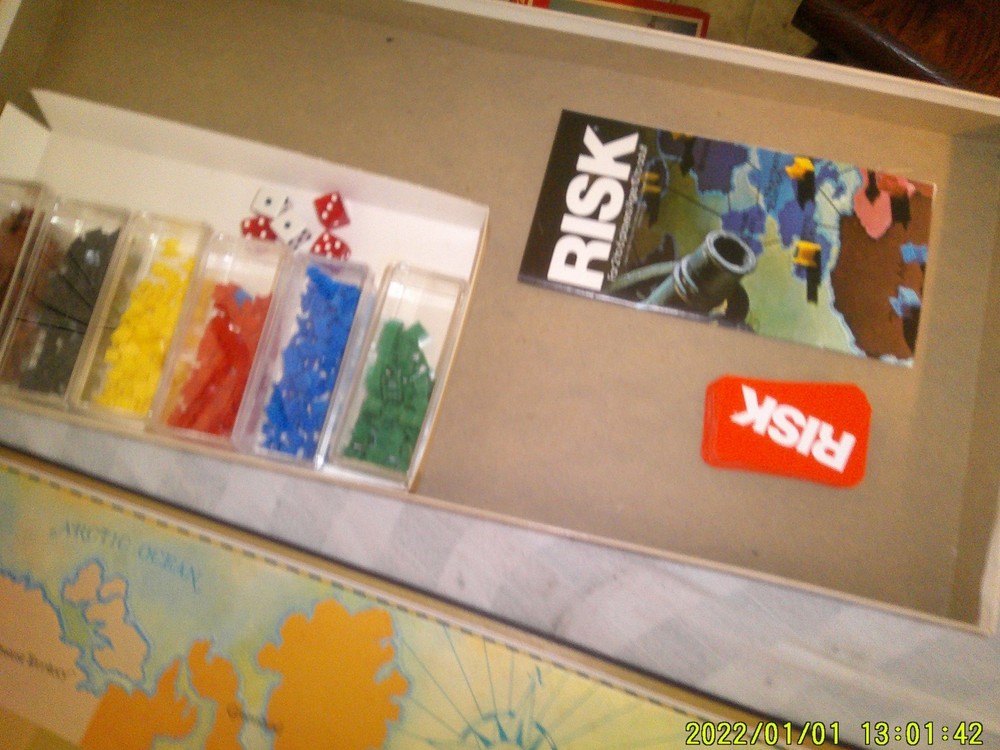 OLDER PARKER BROTHERS RISK BOARD GAME