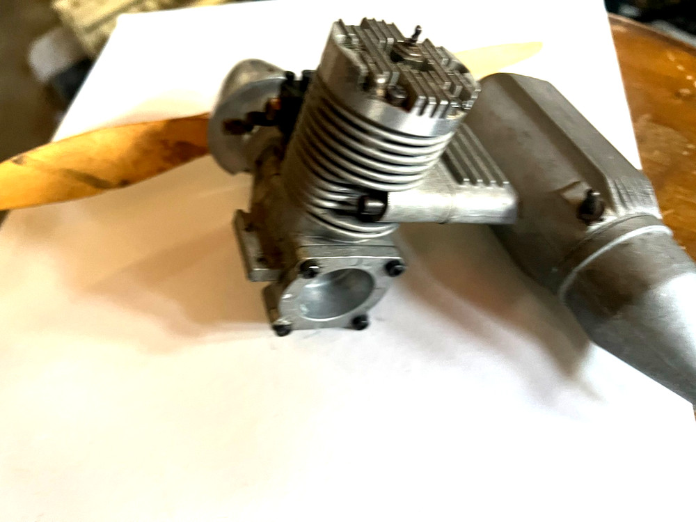 nitro airplane motor with propeller