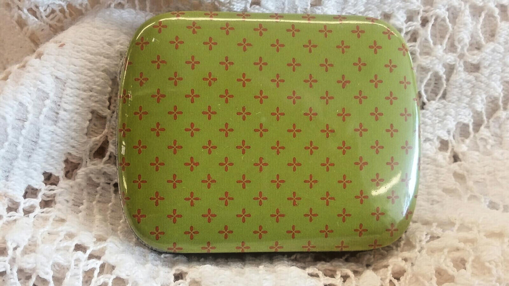 Vintage NIGHTINGALE Gramophone Needles Tin (empty)