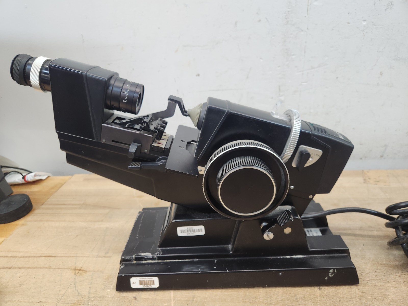 Topcon LM-6E Manual Lensmeter Lensometer Optometry 120V -PARTS/REPAIR-