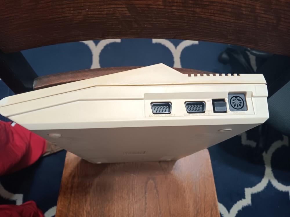 CLEANED, TESTED, WORKING Commodore 64C.