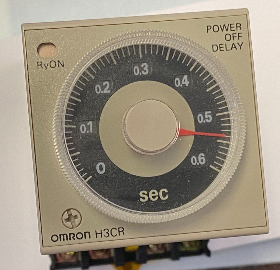 OMRON H3CR-H8L TIME RELAY W/ LOCKING BASE