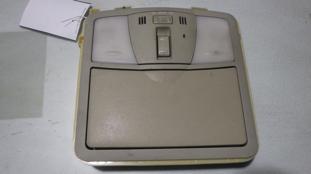 12 INFINITI G37 Front Console