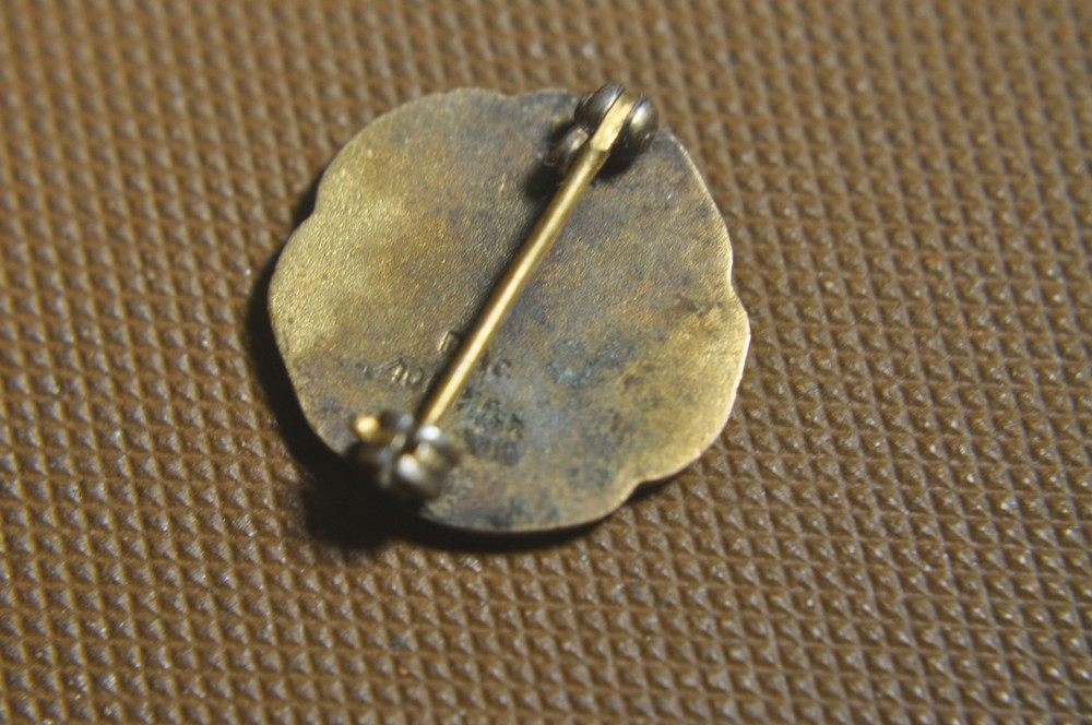 'G' in Wreath Mason Pin
