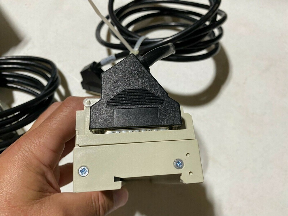 Schneider ABE7-CPA31 PV01 Analog Input Module 8 Isolated Inputs 24VDC w/Cable