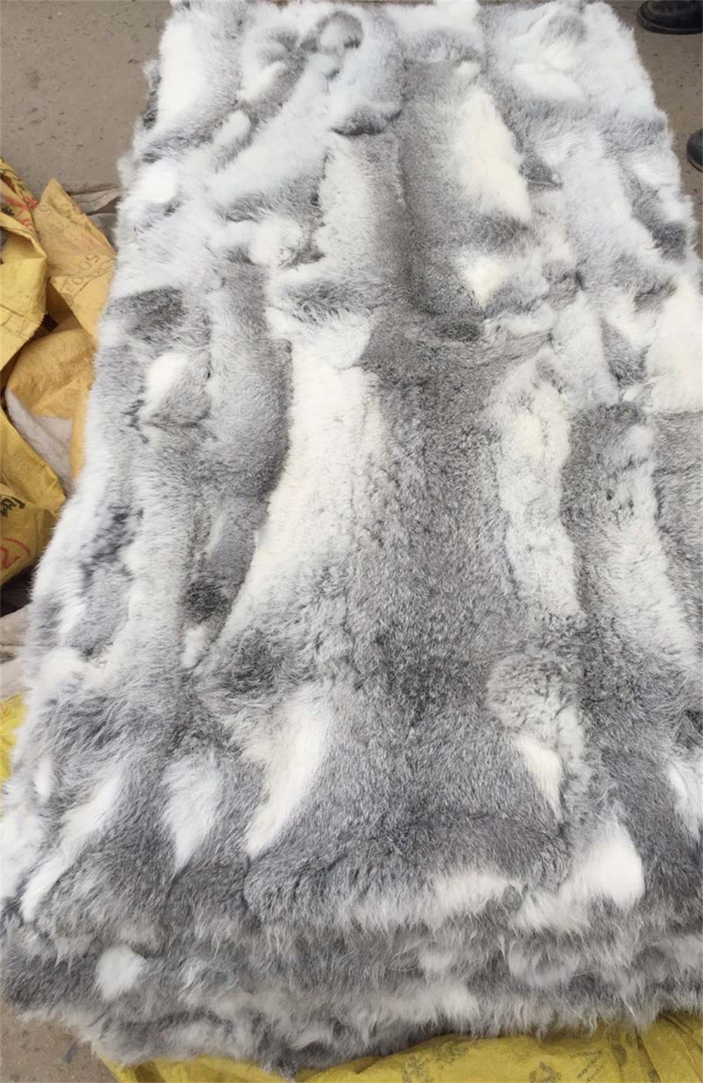 Real Rabbit FUR Throw Blanket Patchwork Skin Fur Rug 42" x 22" Pelz Leather Pelt