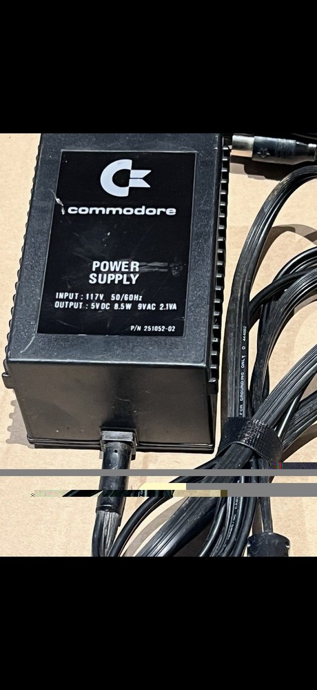 Commodore VIC-20 COMPUTER w/5 Games, Power Cable, Joysticks, POWERS ON untested