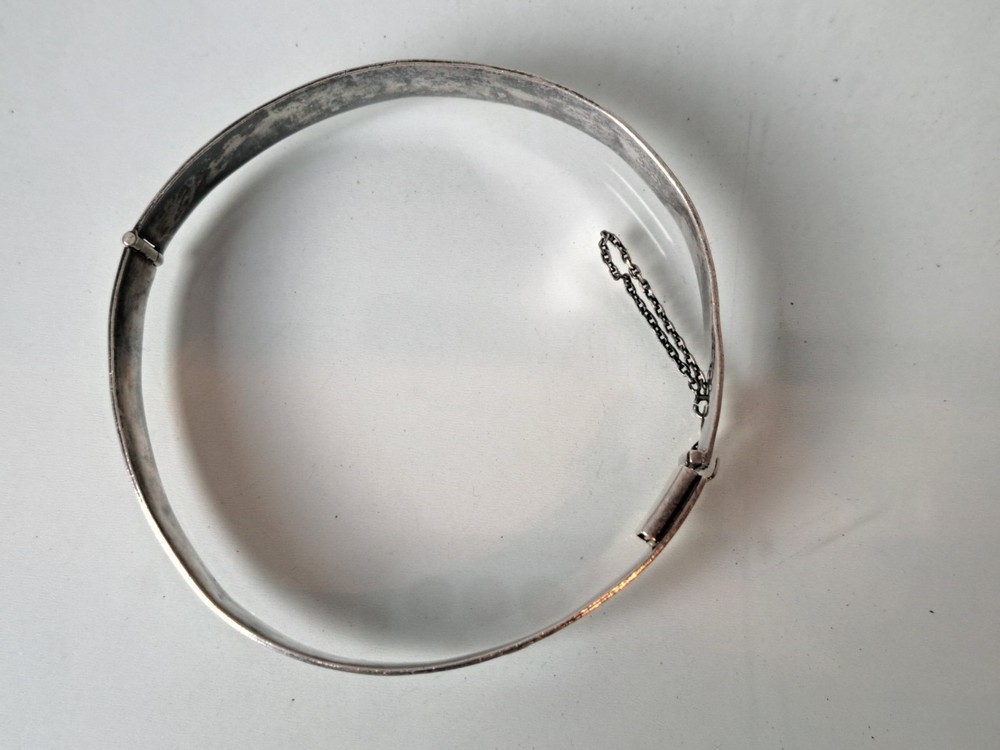 Beautiful Old Bangle, 835 Silver, Flower Relief