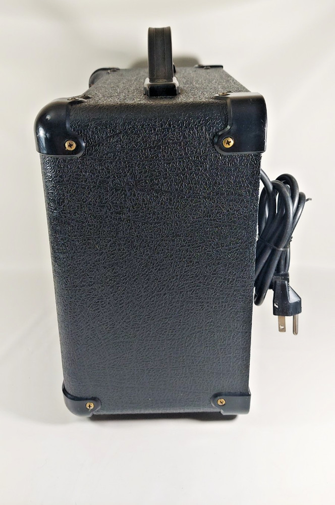 MARSHALL MG10CD 40-WATT AMPLIFIER