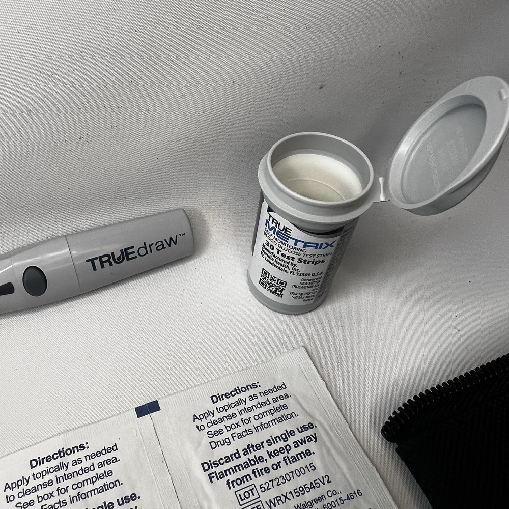 Walgreens True Metrix Glucose Meter Kit w/ Lancing Device & Case