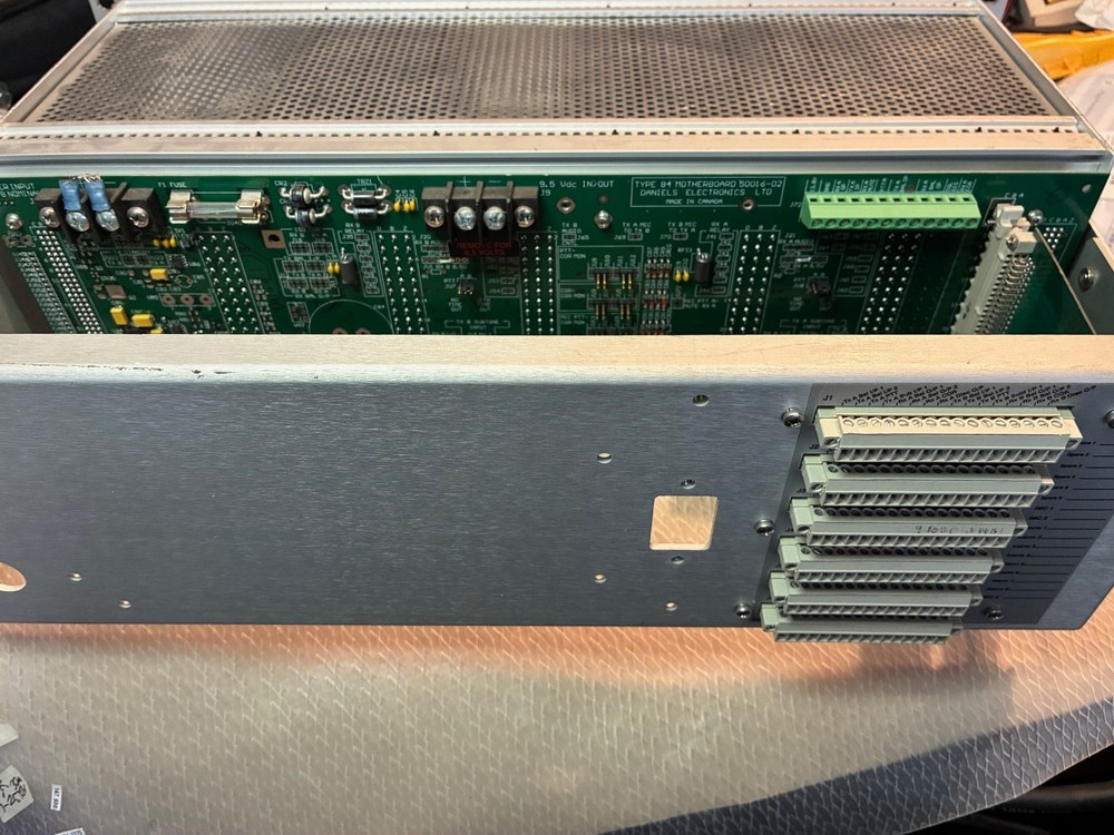 Daniels Electronics UHF Duplex Link/Repeater System, Programmable 406-430 MHz