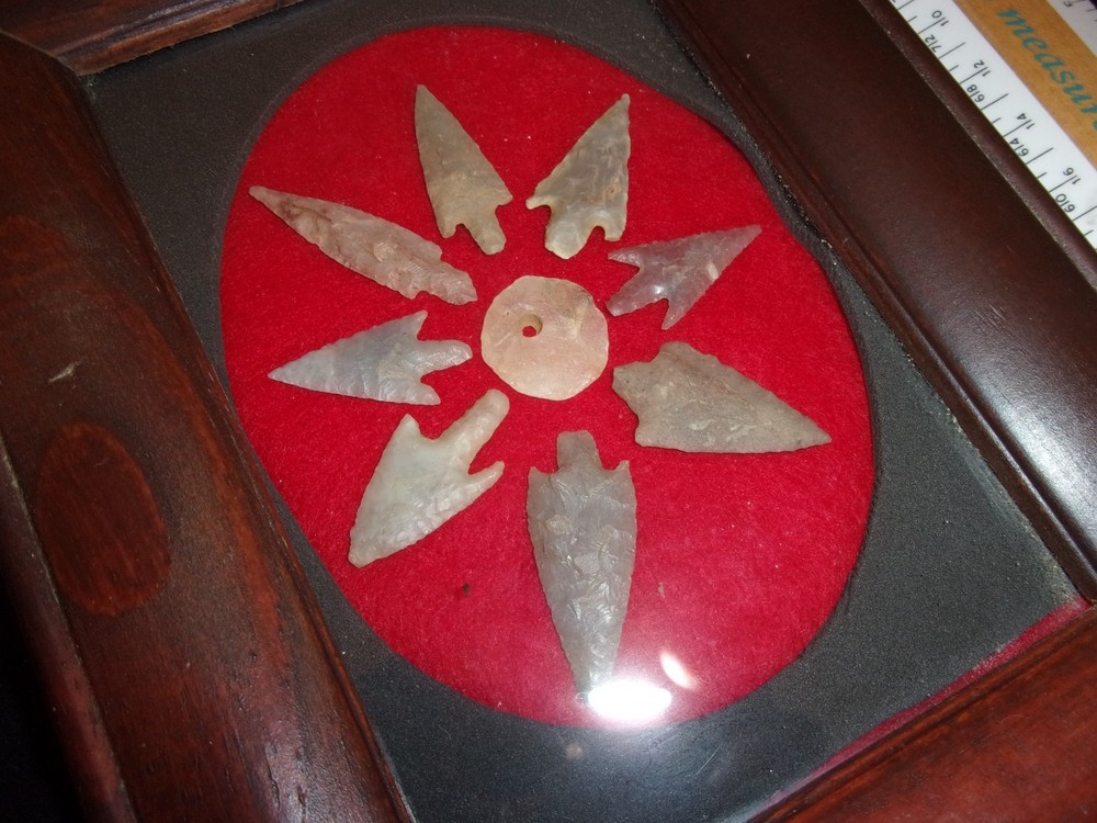 8 nice Neolithic style Arrowheads in display case