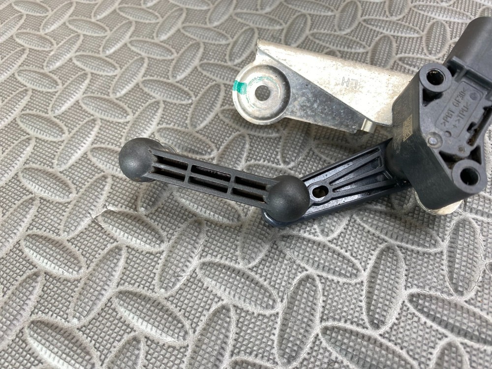 Tesla Model S 2016 Height Level Sensor Front Left 1027941-00-A