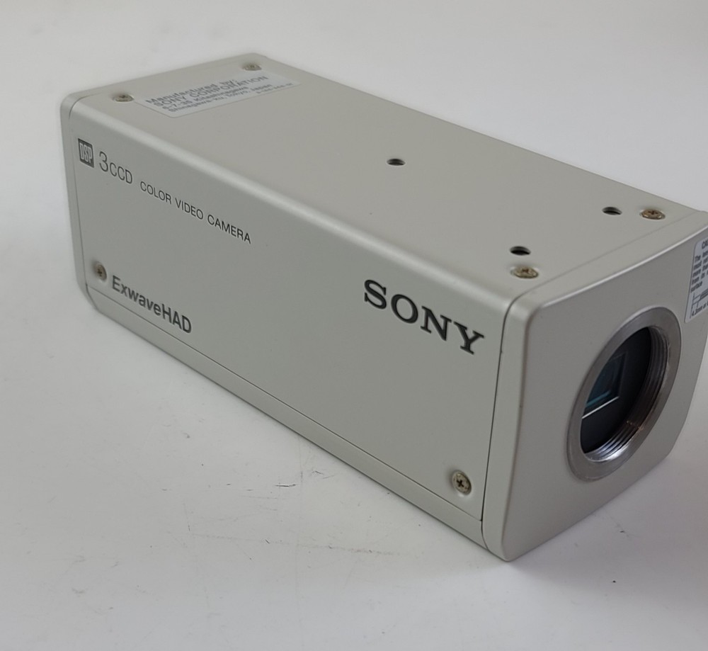 Sony DXC-390P 3CCD Color Video Camera