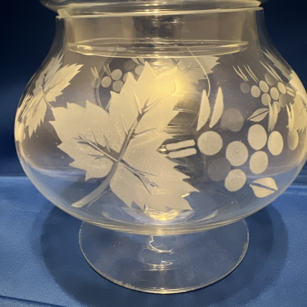 Vintage Leaf & Grape Pattern Etched Candy Dish With Lid 7.5”