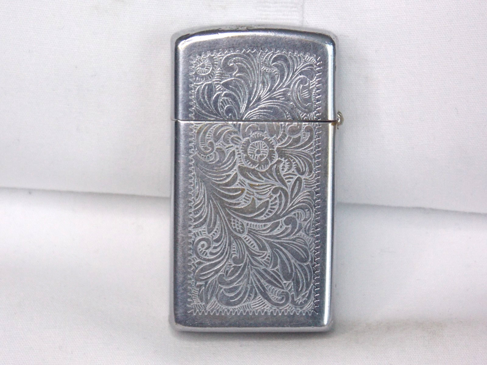 VINTAGE SLIM ZIPPO LIGHTER VENETIAN