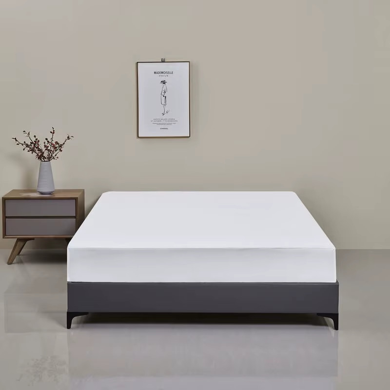 Safe Waterproof Mattress Protector, Soft Comfortable Breathable Solid Color Bedd