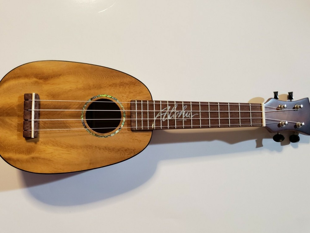 Ukulele Pineapple Soprano Solid Wood