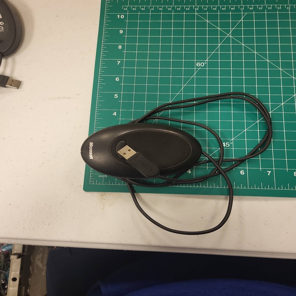 Microsoft Mouse 1053 Wired USB Optical Scroll Wheel Computer PC Laptop Desktop