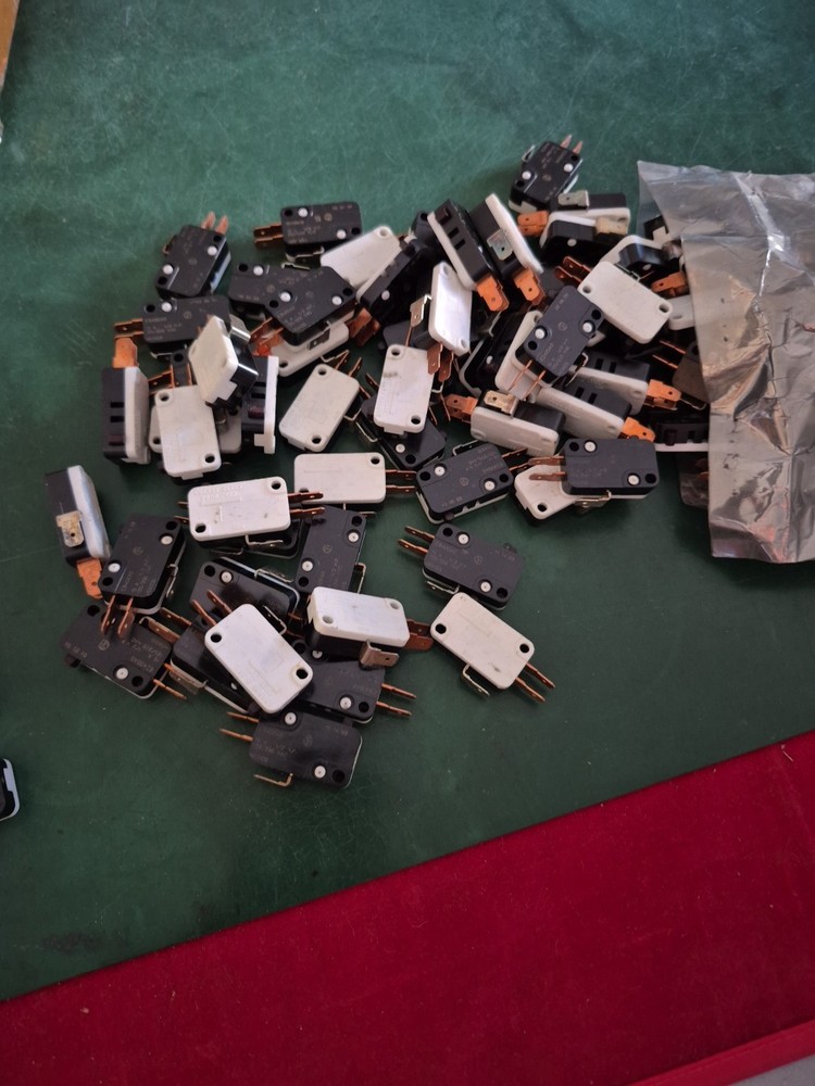 E3400A0 Cherry Electronics 15A Microswitch Snap Acting Lot Of 5