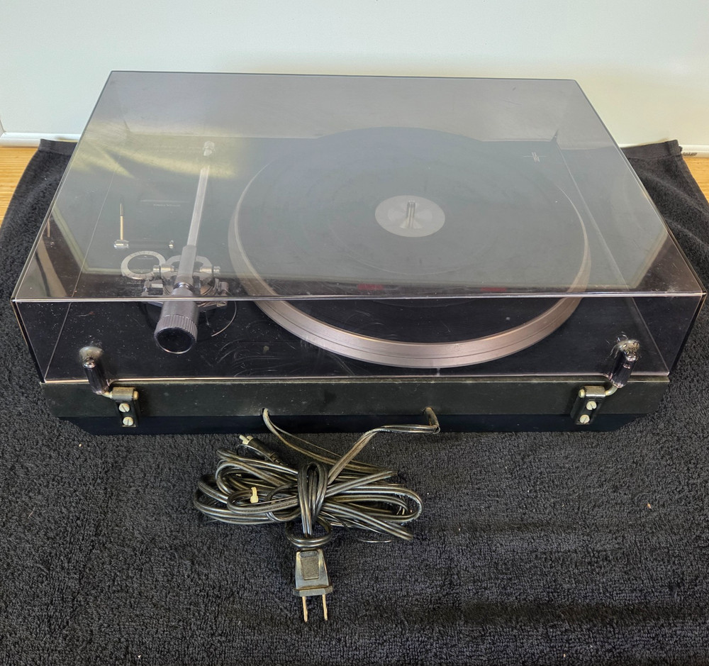 PHILIPS FULL AUTOMATIC TURNTABLE AF-829