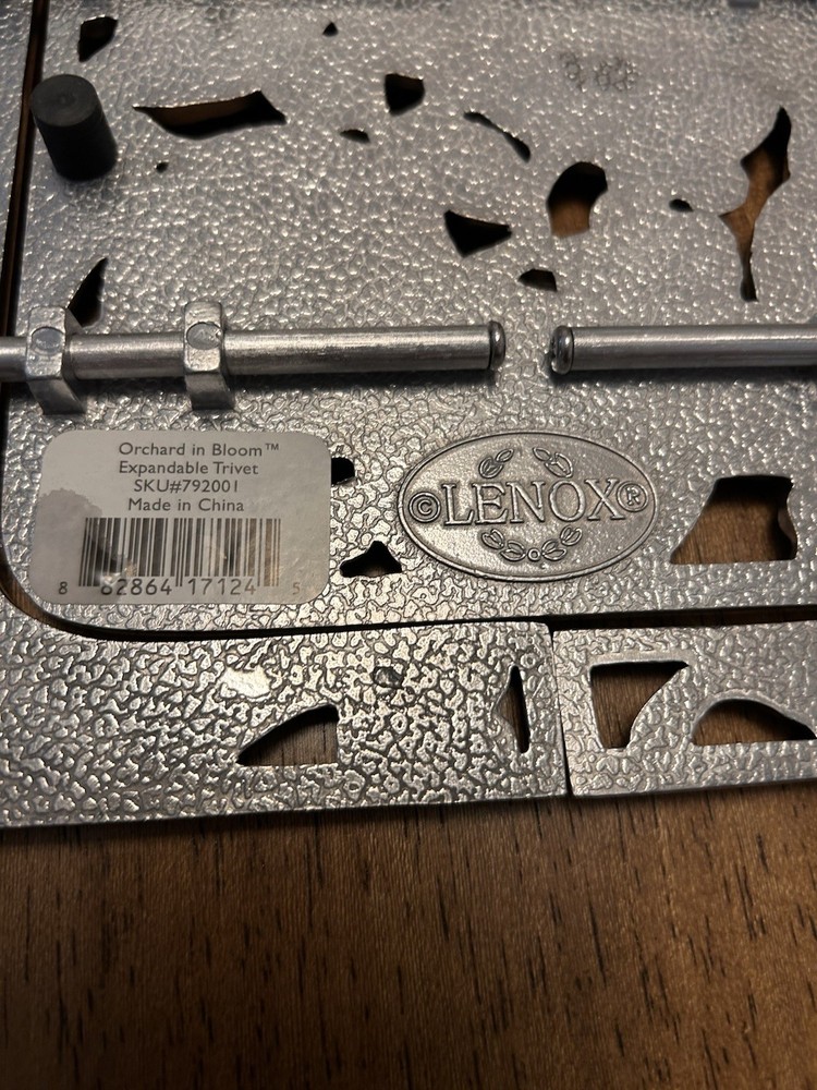 Lenox Expandable Trivet Serveware