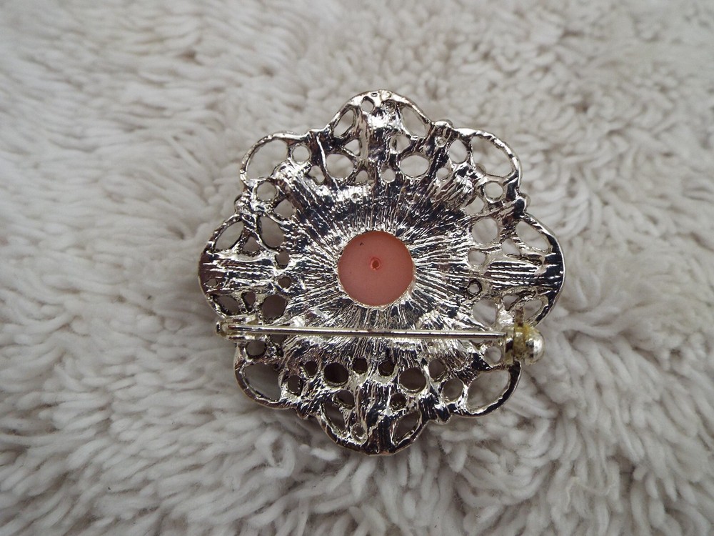 Silvertone Pink Pin (H14)