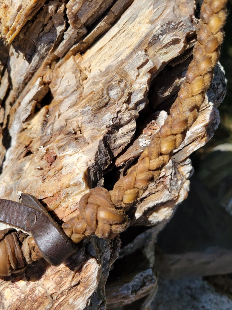 ANTUQUE RAWHIDE BOSAL KEATHER HALTER