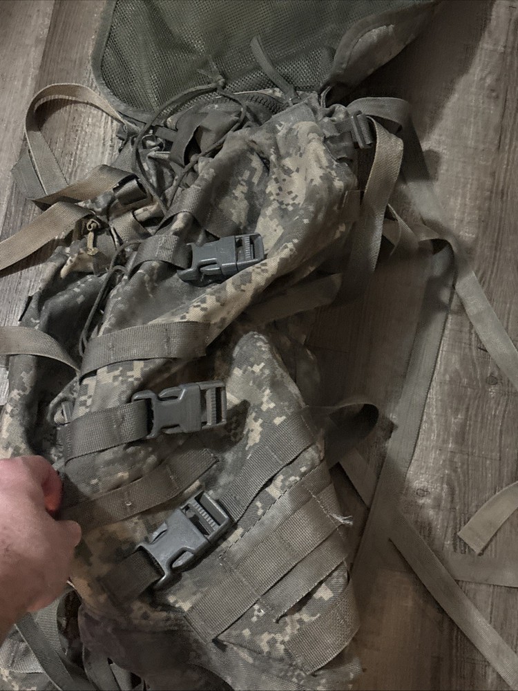 Complete Rucksack Backpack ACU Large Version MOLLE II Straps Need Reentry