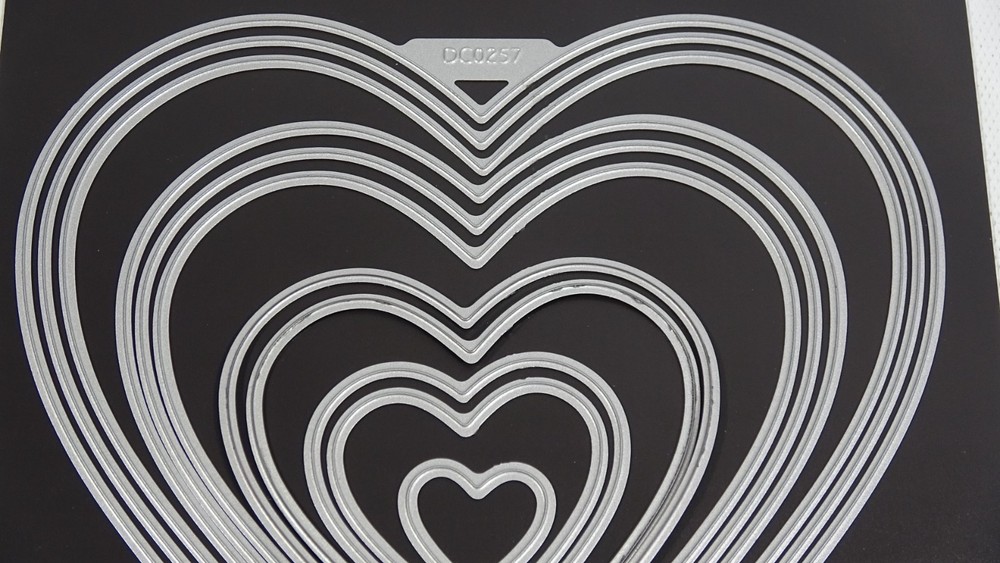 We R Memory Keepers Heart Nested Dies DC0257
