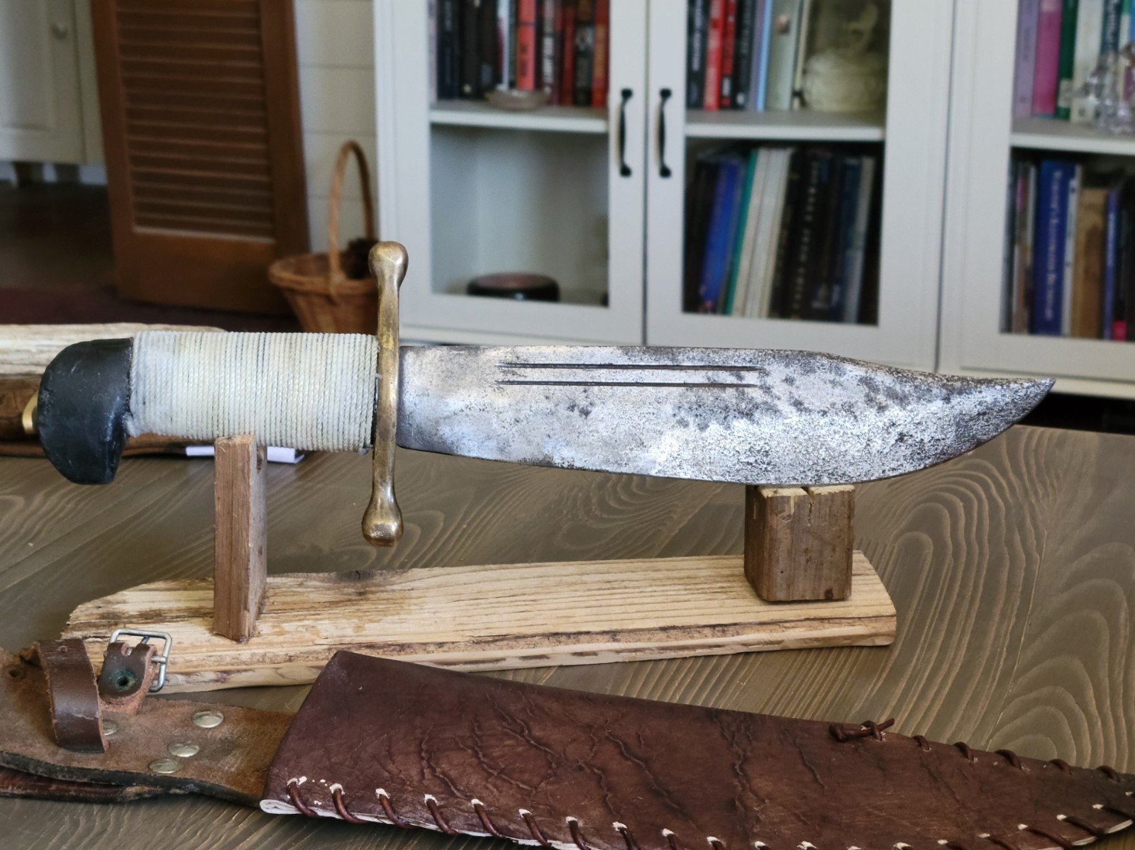 UNIQUE! WWII Case V-44 Bowie Knife w/Custom Sheath