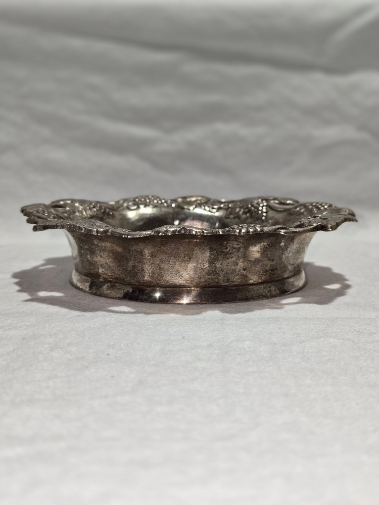 EUC Vintage Silverplate Wine Bottle Coaster Grapevine Design