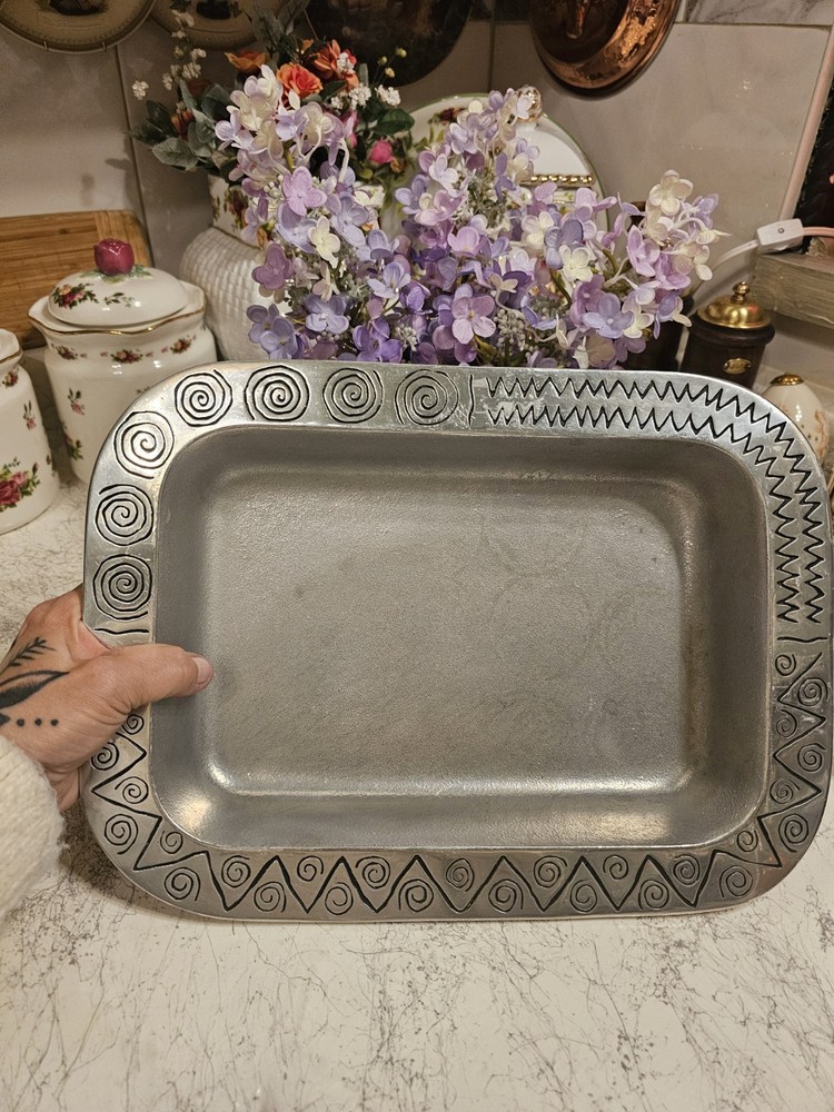 Wilton Armetale Rectangular Baker  Pan, 14" Long ..10" Wide, Reggae Pattern
