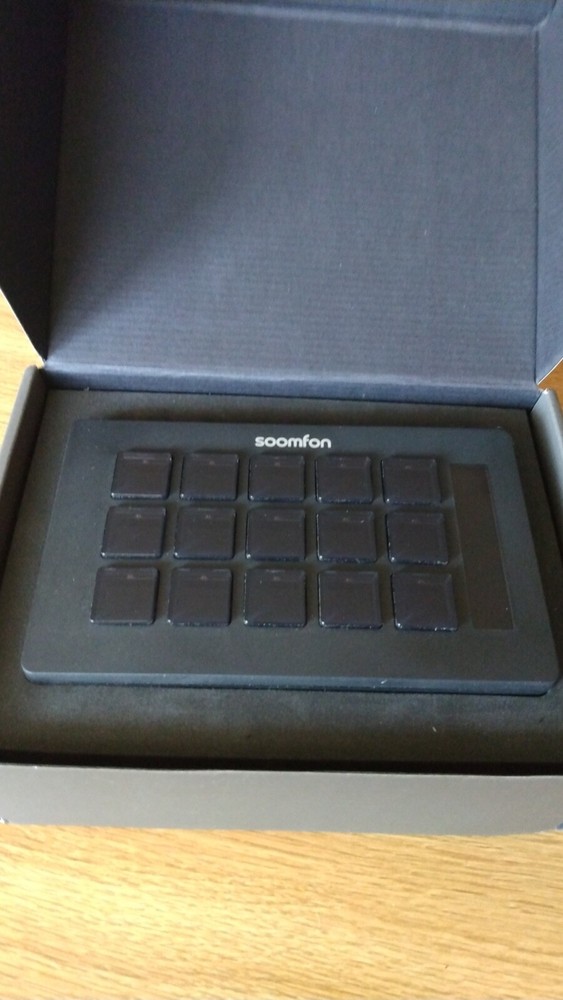 Stream Controller - SOOMFON Studio Control Deck with 15 Macro Keys & Dashboard