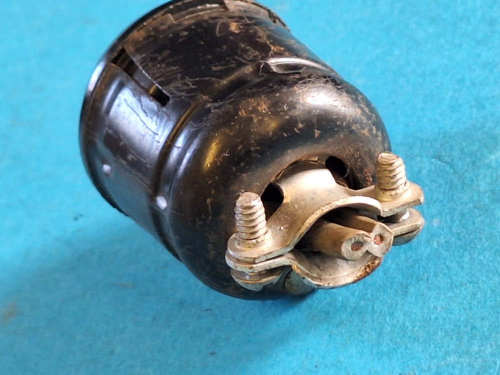 Standard Size 11 Pin 'Free Socket' ~ With shell & Keyway ~ 'In-line' entry