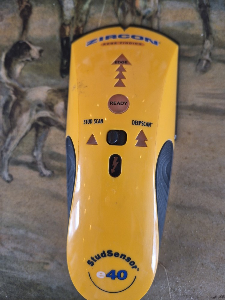 Zircon StudSensor e40 Stud Finder Edge Finding DeepScan LED AC Detection Yellow