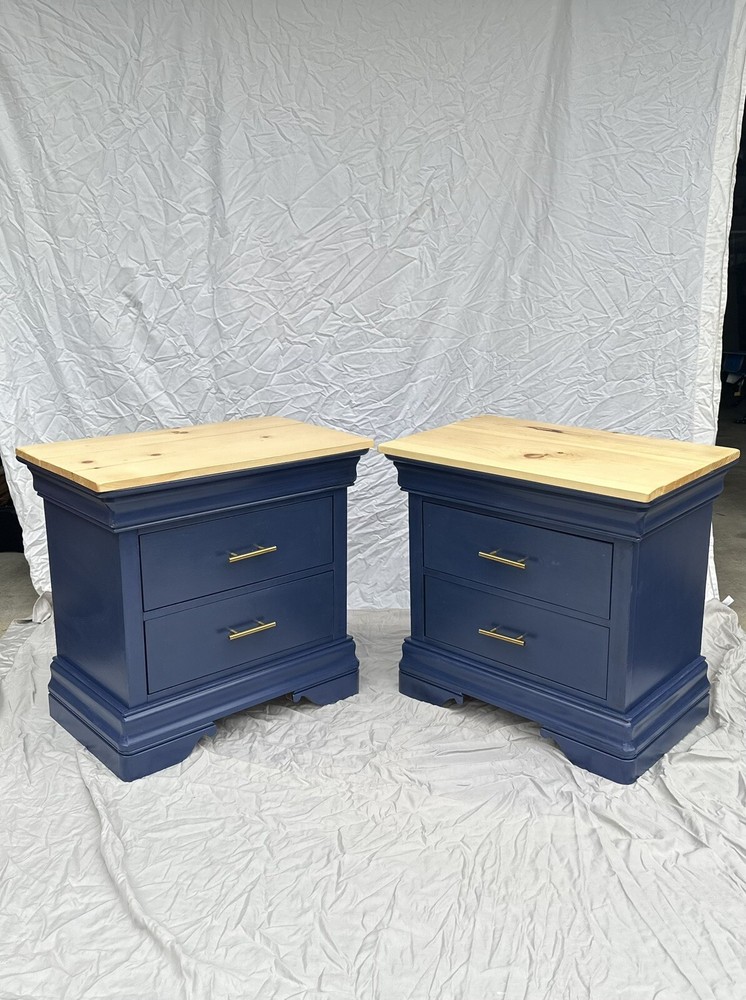 solid wood nightstand set of 2