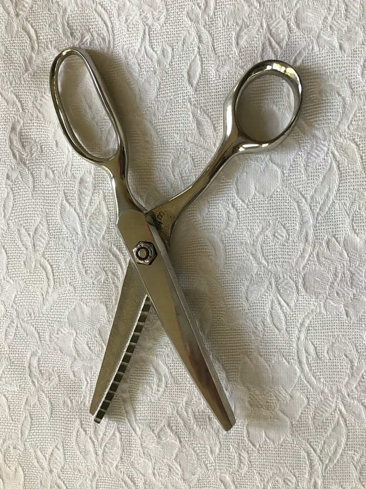 VINTAGE PINKING SHEARS WITH AUTOMATIC STOP, by KLEENCUT, ORIGINAL BOX