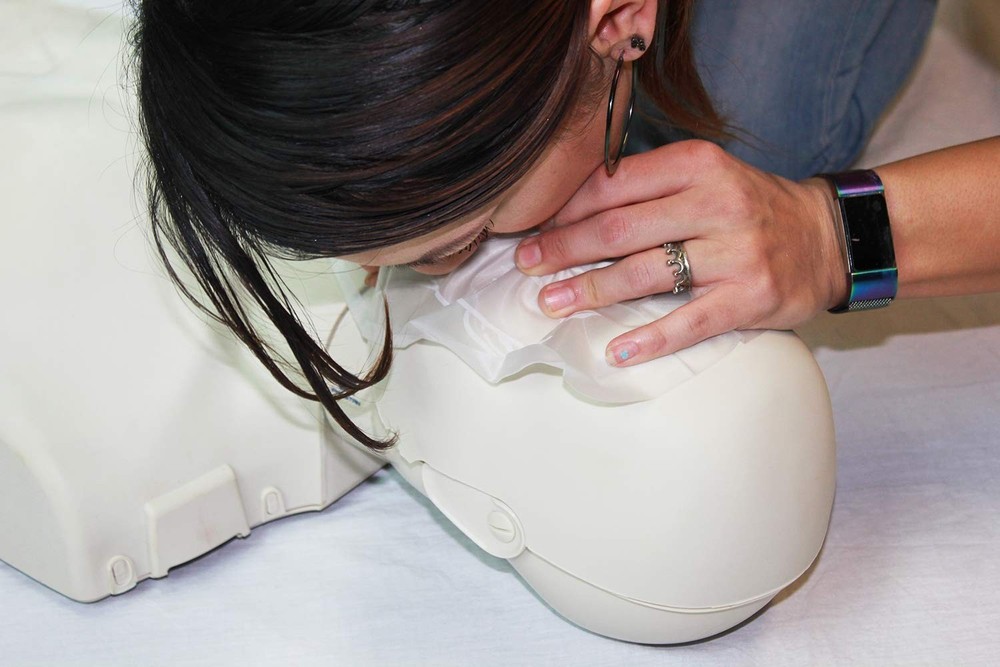 Individually Packaged Disposable CPR Face Shields for First Aid Training