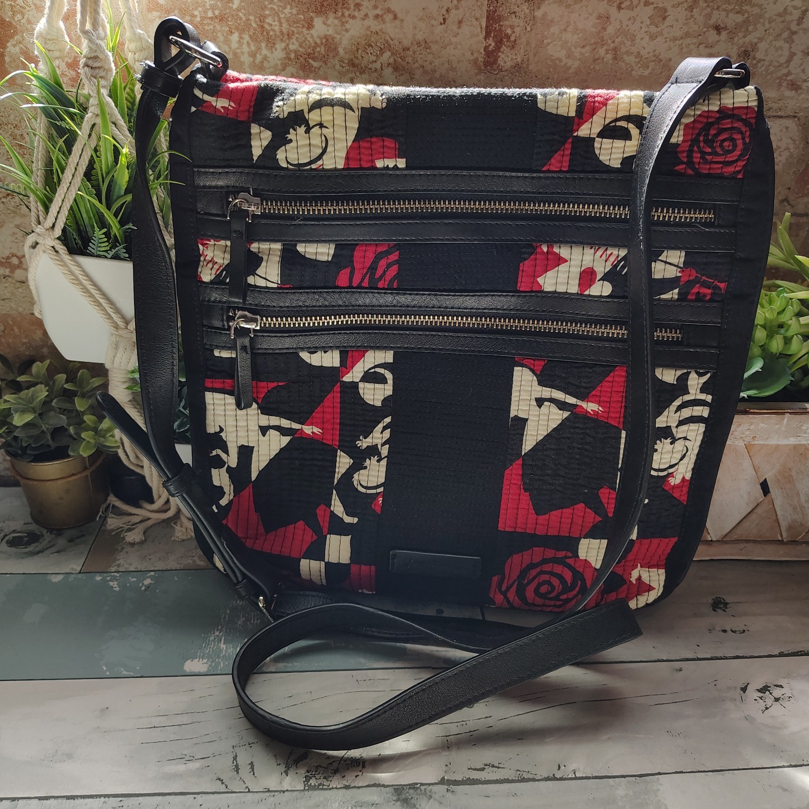 🏰Vera Bradley Disney Alice In Wonderland "Painting The Roses" Bag & Wallet