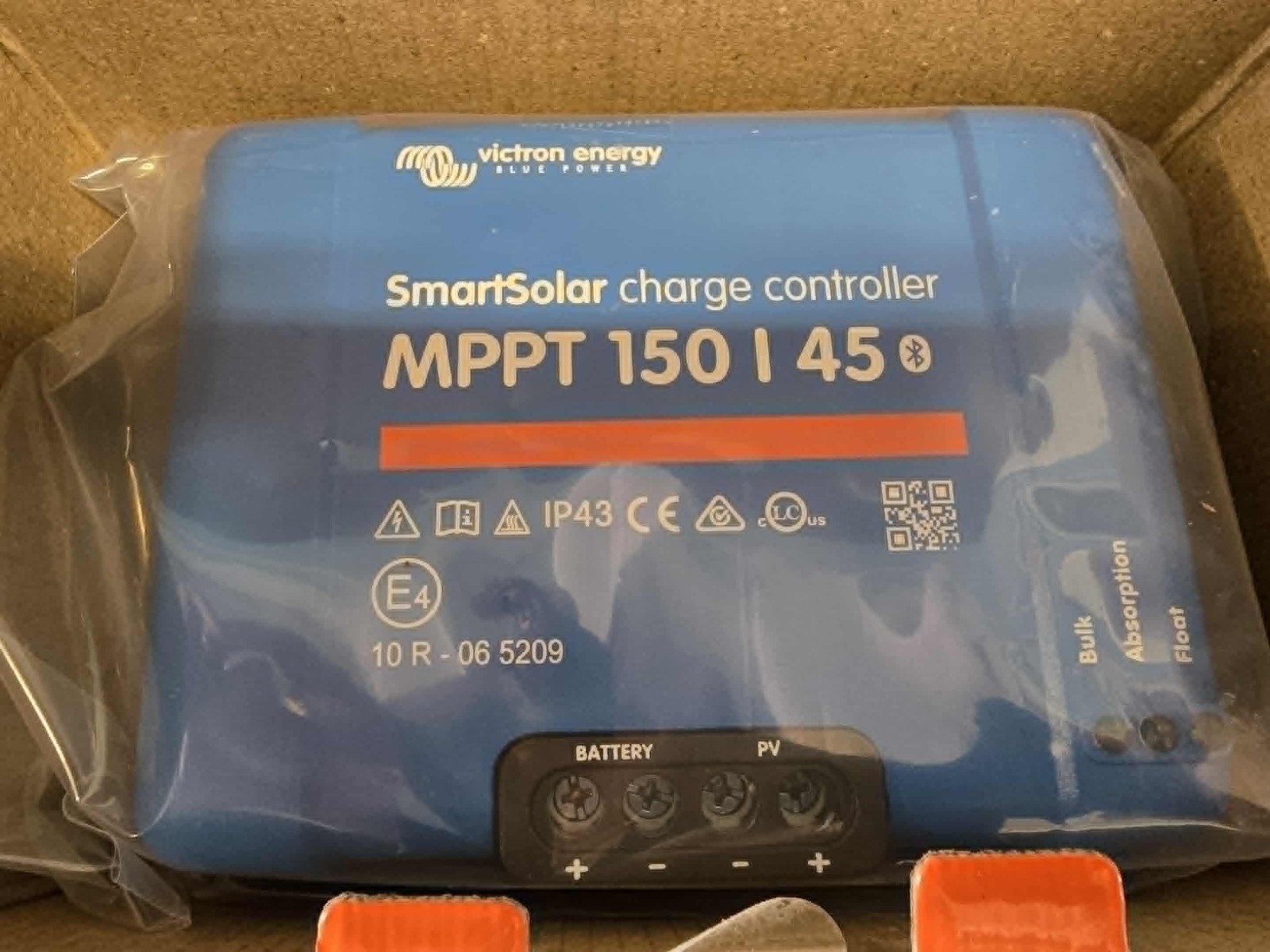 NEW SEALED Victron Energy SmartSolar MPPT 150/45 Charge Controller | 150V Max PV