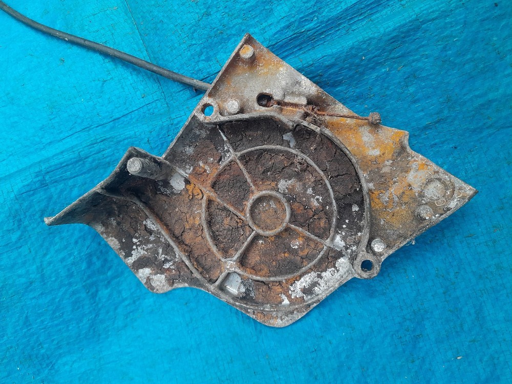 Honda CL250 front sprocket cover
