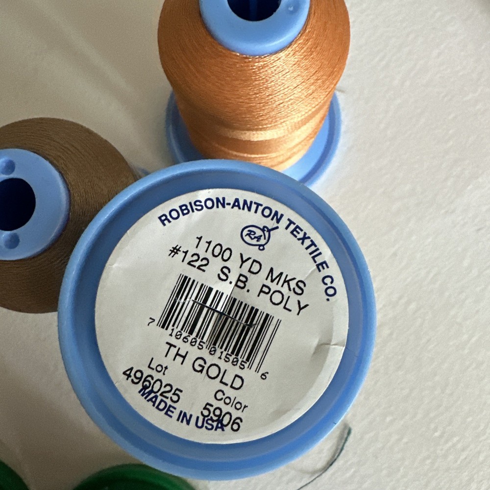 ARC Maxi-lock Isacord Robison-Anton Thread Lot