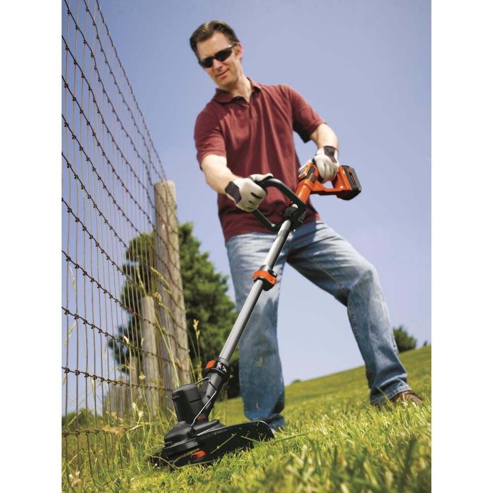 Black and Decker 40V MAX Lithium High Performance String Trimmer with Power Comm
