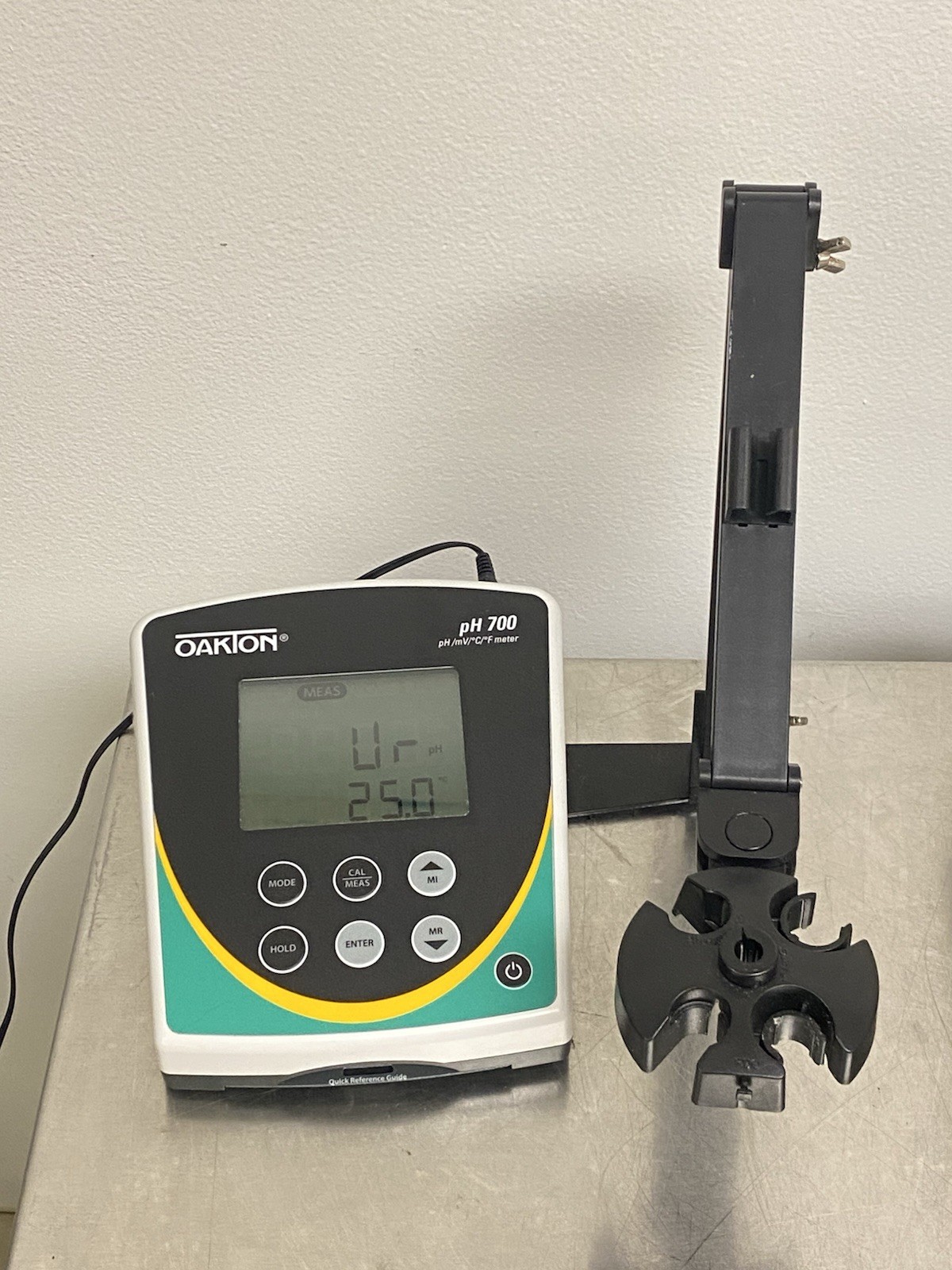 Oakton pH Model 700 Meter with Probe Stand Used, No Probe