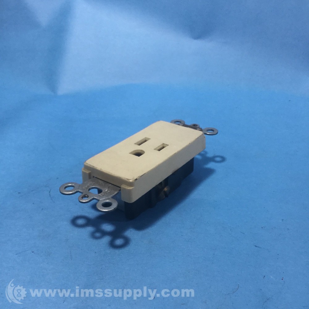 Leviton 16251-I Decora Receptacle USIP