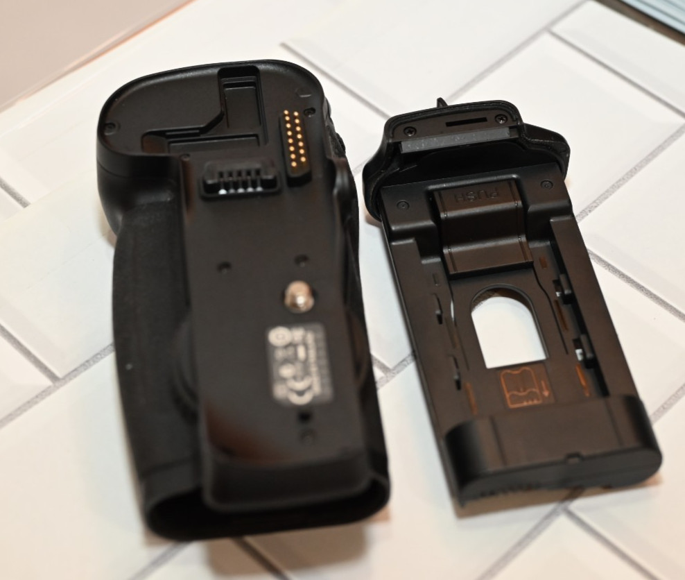 Nikon OEN MB-D10 Multi-Power Battery Pack