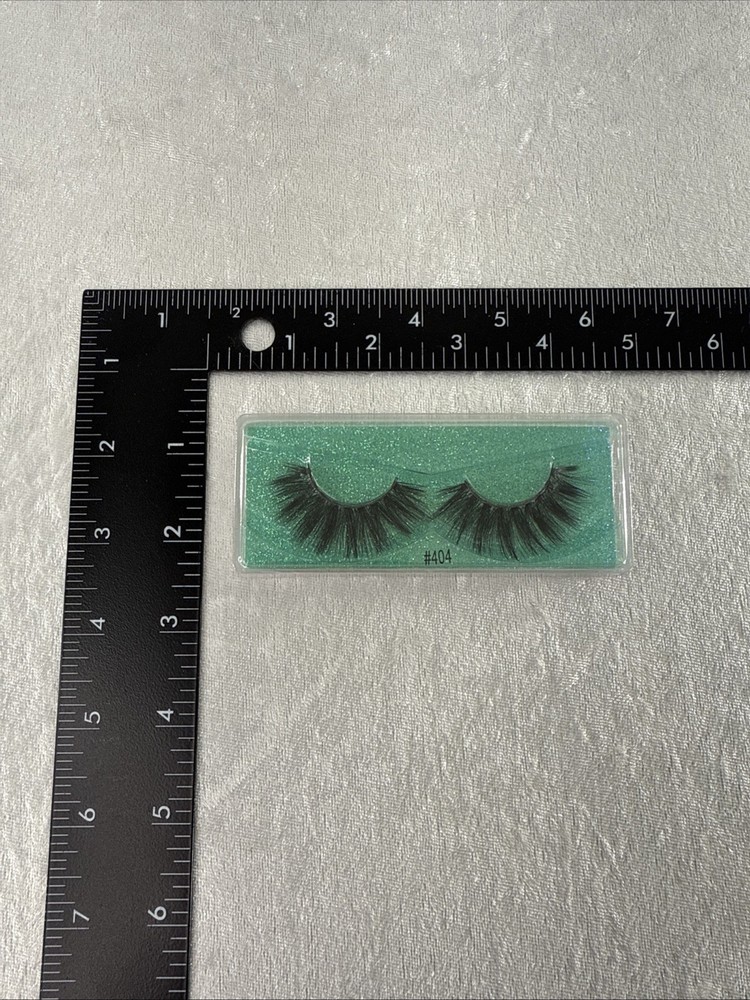 false eyelashes #404