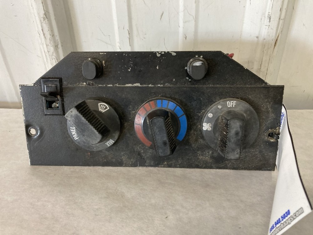 International 8100 Heater A/C Temperature Controls - Used
