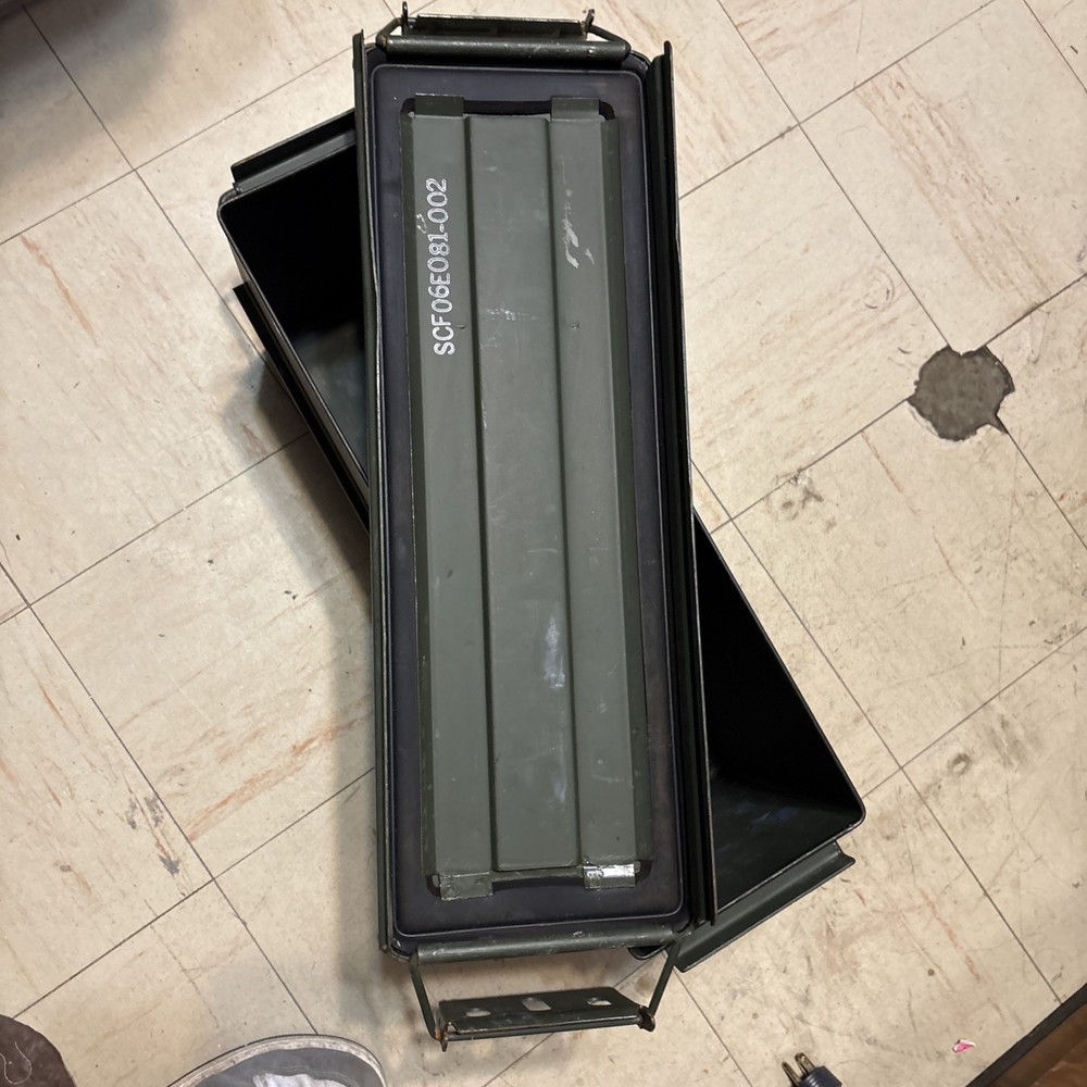 MILITARY 40mm Stackable Ammo Can Green Ammunition Tin Great Condition
